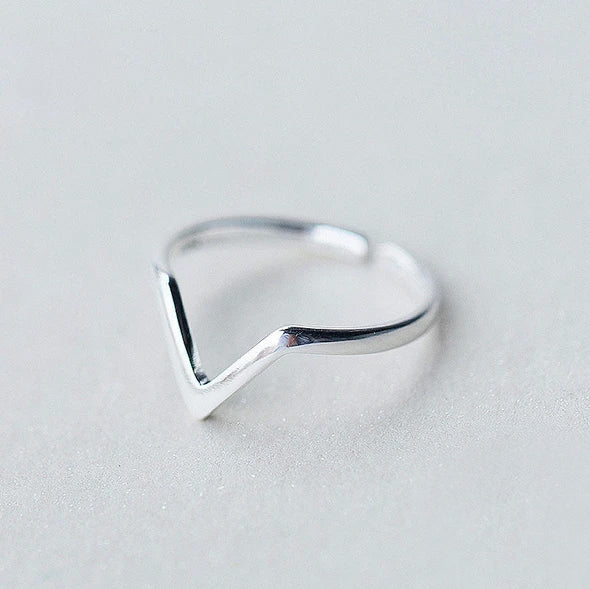 Jurnee's Minimal Silver Ring